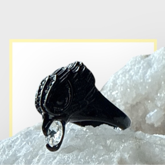 NWOT Kurt Geiger Pavé Eagle's Head Crystal Cocktail Ring - Picture 4 of 13